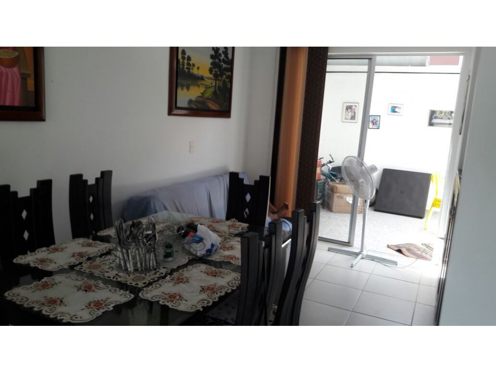 VENDO CASA VILLAVICENCIO- BARLOVENTO PISCINAS