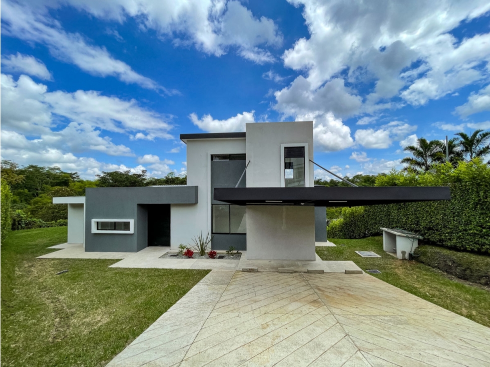 En Venta Hermosa Casa Campestre Nueva de 224m2 en La Tebaida Quindio