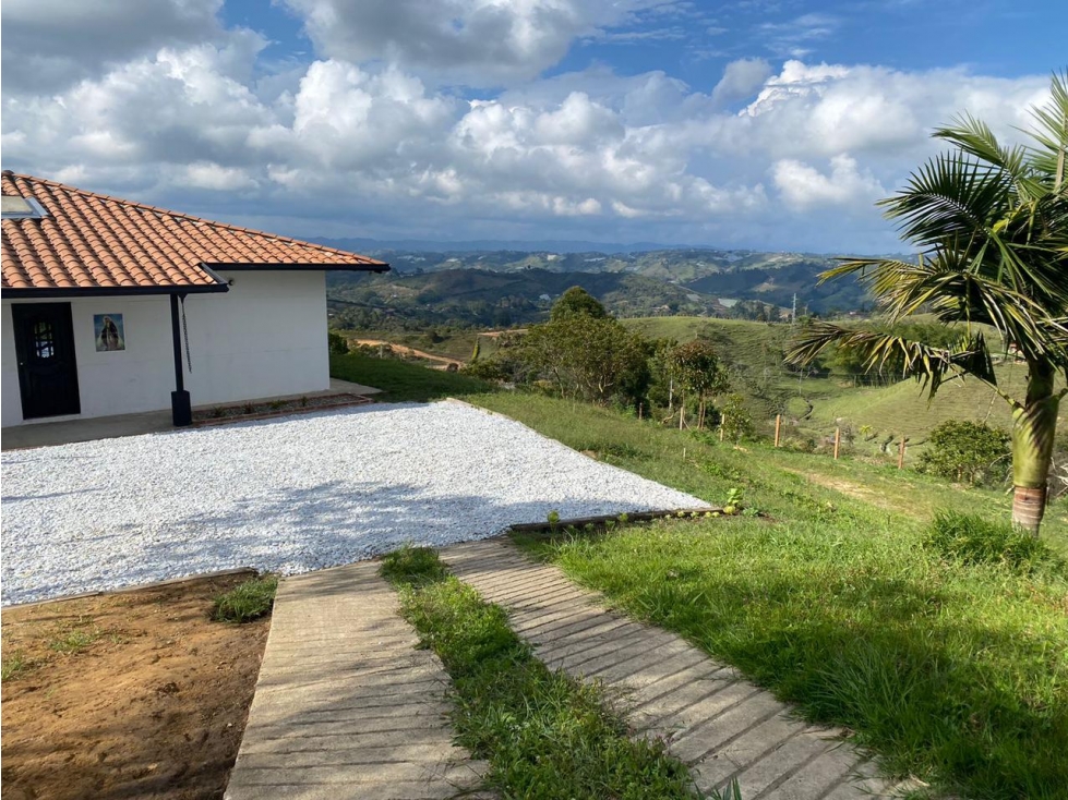 VENDO CASA CAMPESTRE AMOBLADA EN MARINILLA