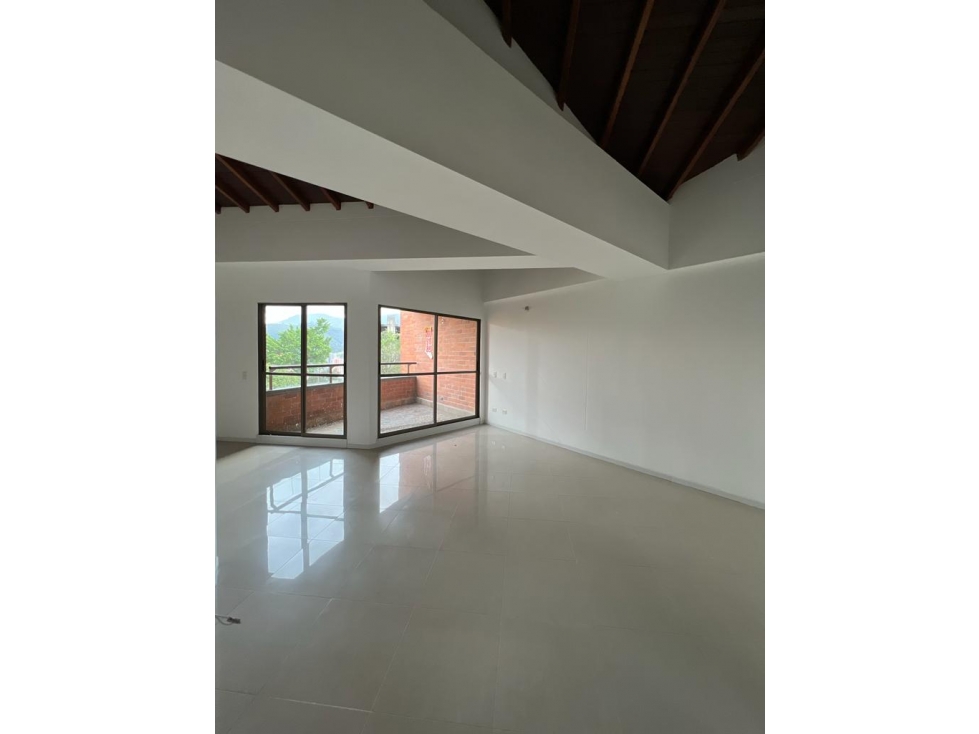 VENDO PENTHOUSE DUPLEX  EN SABANETA