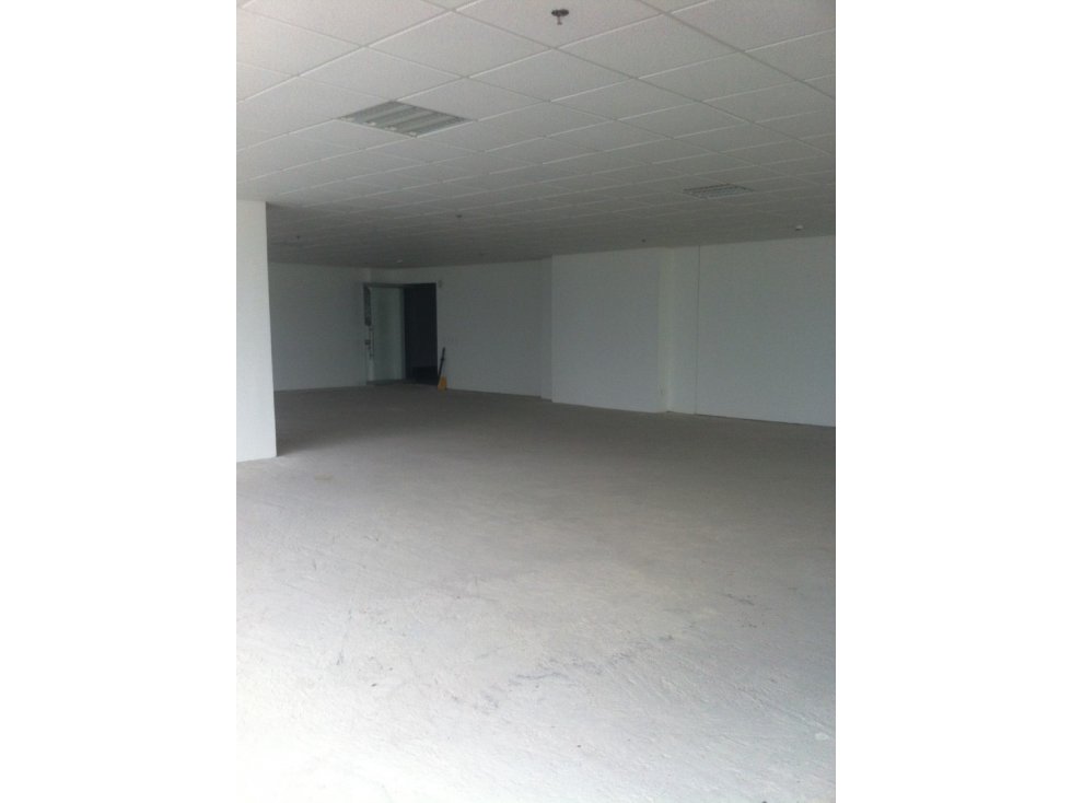 OFICINA EN ARRIENDO EN BARRANCAS 90  m2