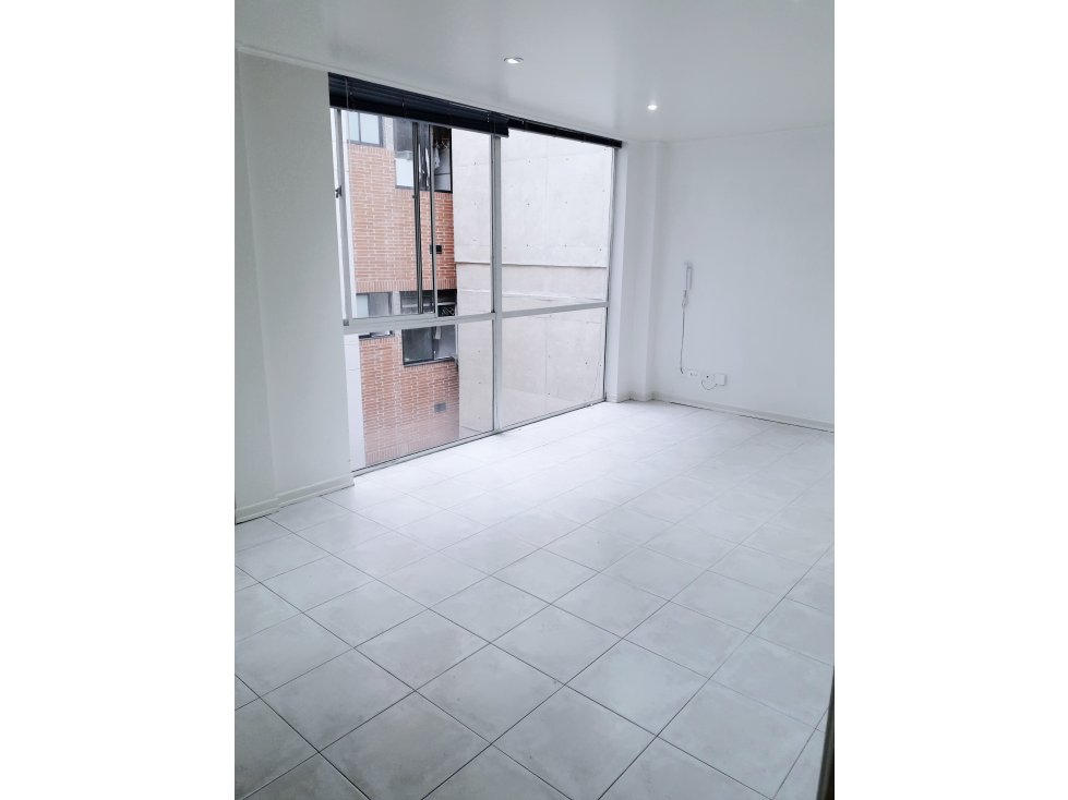 VENDO:CONSULTORIO:EL NOGAL:21M2