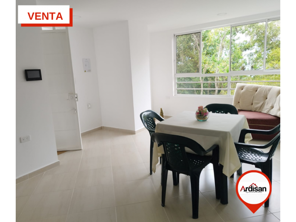 LINDO APARTAMENTO EN 4TO PISO CON PARQUEADERO + ASCENSO