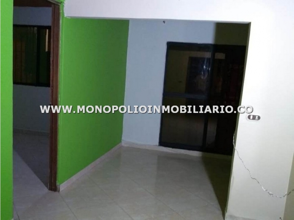 CASA UNIFAMILIAR EN VENTA - SECTOR AURES, ROBLEDO COD: 24694