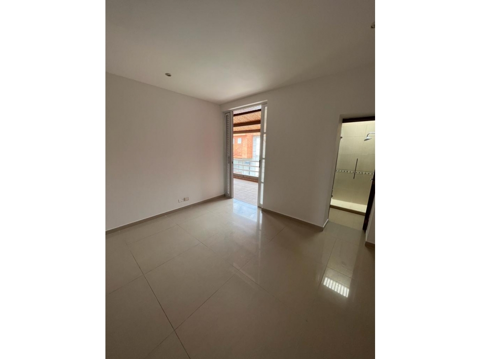 Vendo hermosa casa en condominio en ciudad jardín