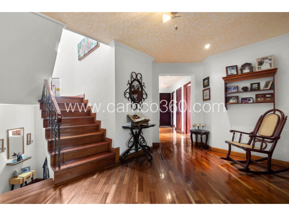 Venta Espectacular Cómoda y Amplia Casa en San José de Bavaria - LC