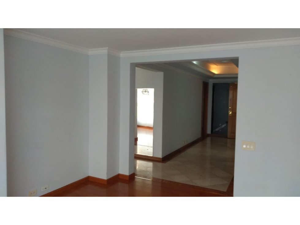 SE VENDE APARTAMENTO EN LA CALLEJA.P