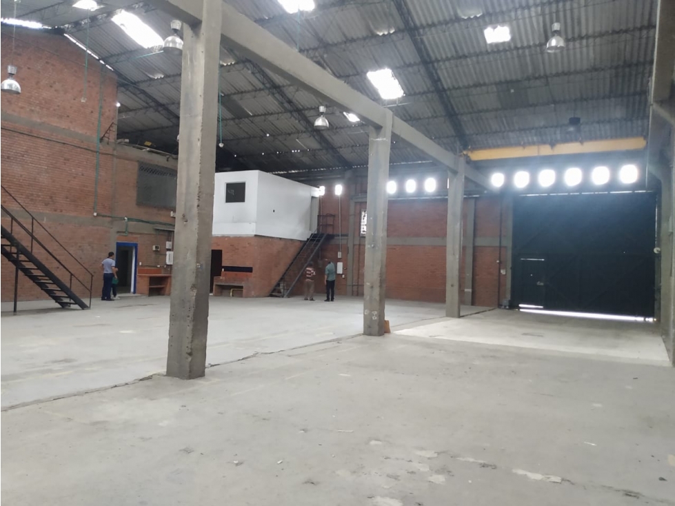 VENTA BODEGA EN ZONA INDUSTRIAL BARRIO POPULAR