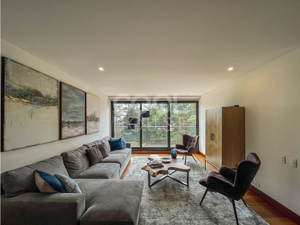 Apartamento moderno con terraza en venta en Los Rosales