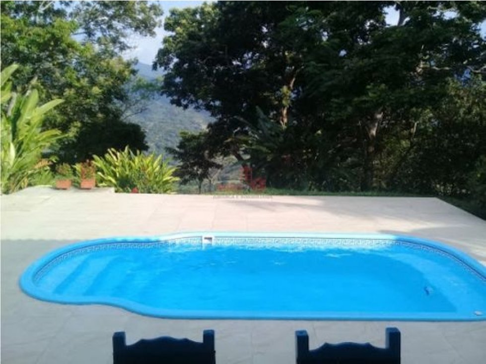 Maat vende Finca  Villeta salitre negro 6.6 Hectareas $1.050 Millones