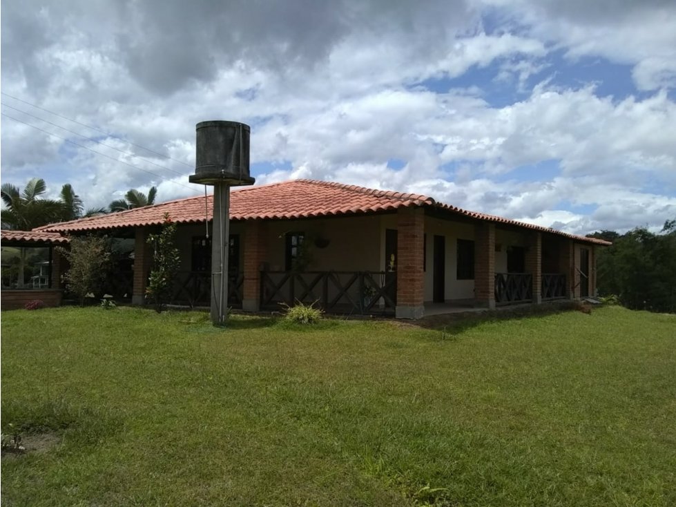 SE VENDE CASA CAMPESTRE EN FILANDIA