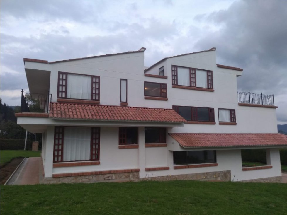 SE VENDE O SE PERMUTA CASA EN TENJO