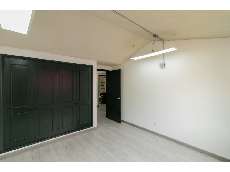 Casa  para Empresa / Oficina