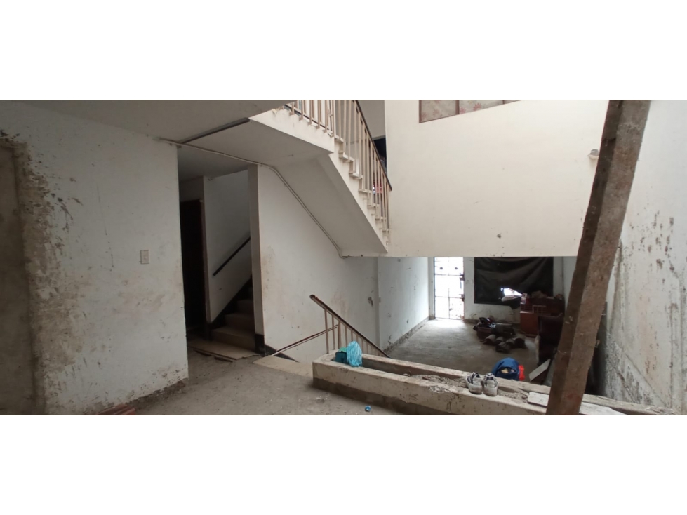 VENDEMOS CASA EN ZONA COMERCIAL BARRIO SANTA ISABEL