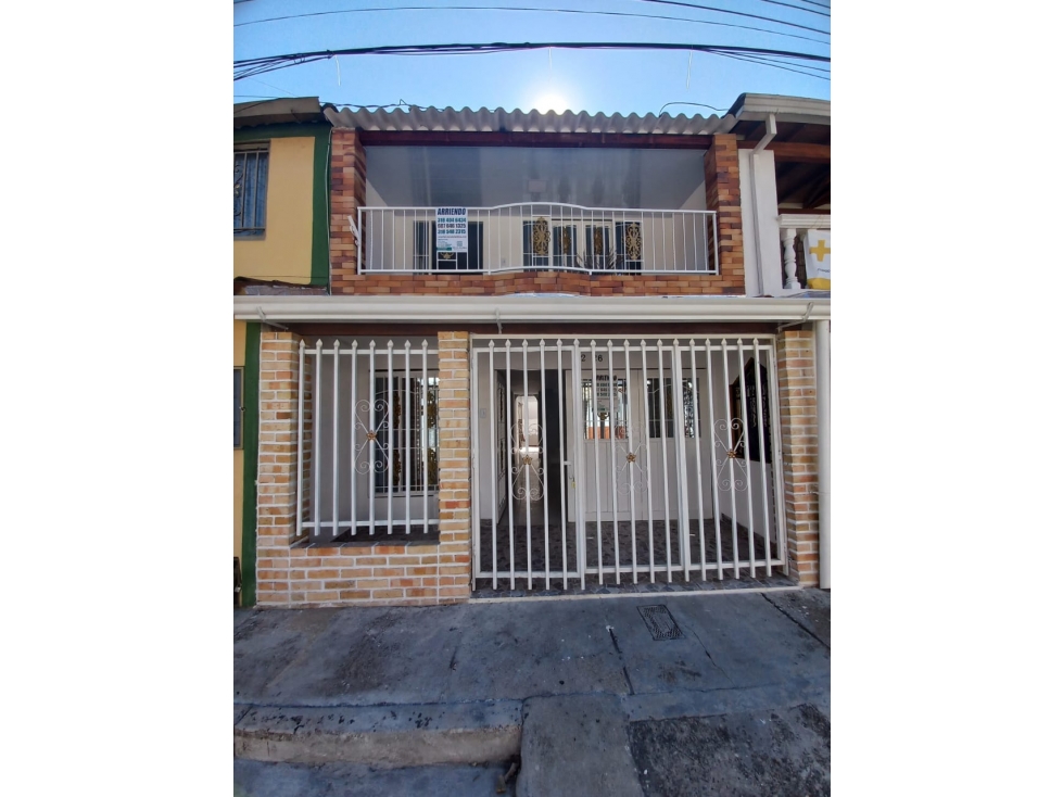 ARRIENDO CASA EN EL GALLINERAL, GIRON