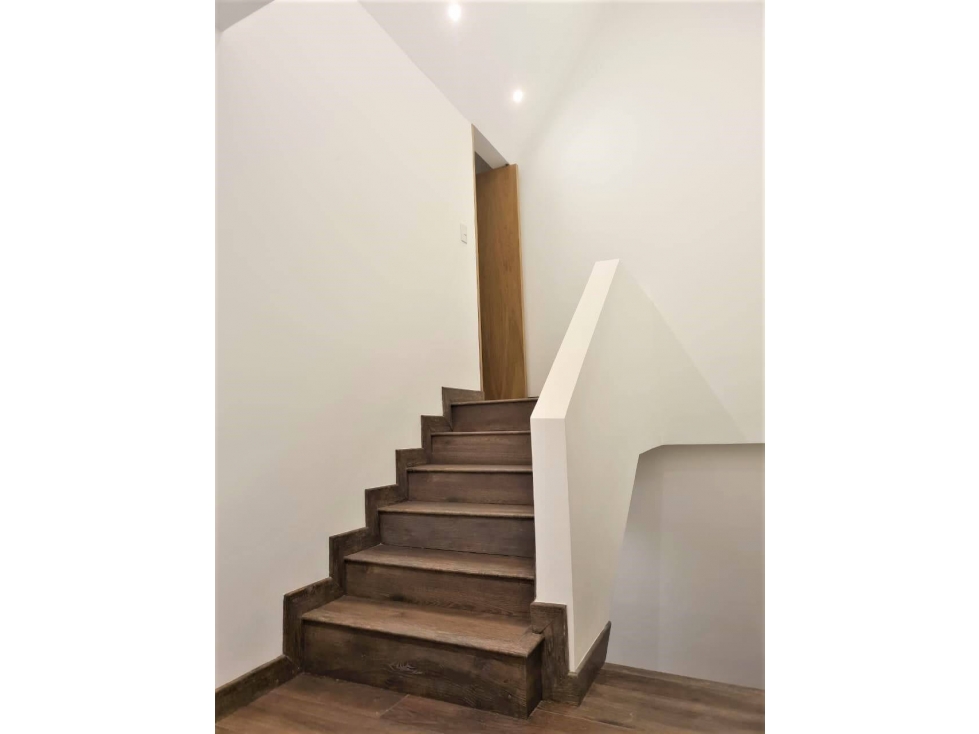 Casa en Venta en Lisboa ¡REMODELADA! 300 m2