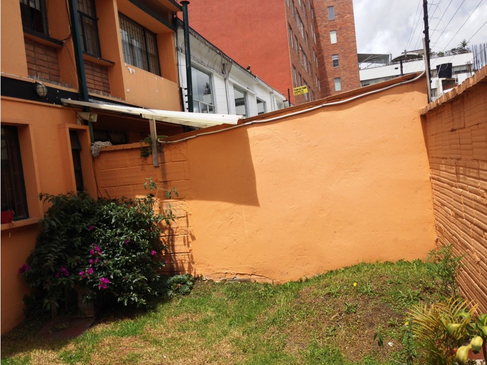 Vendo casa en Santa Bárbara en Bogotá apta para inversionistas