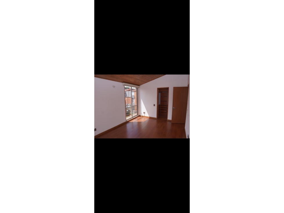 ARRIENDO CASA GRATAMIRA - BOGOTA