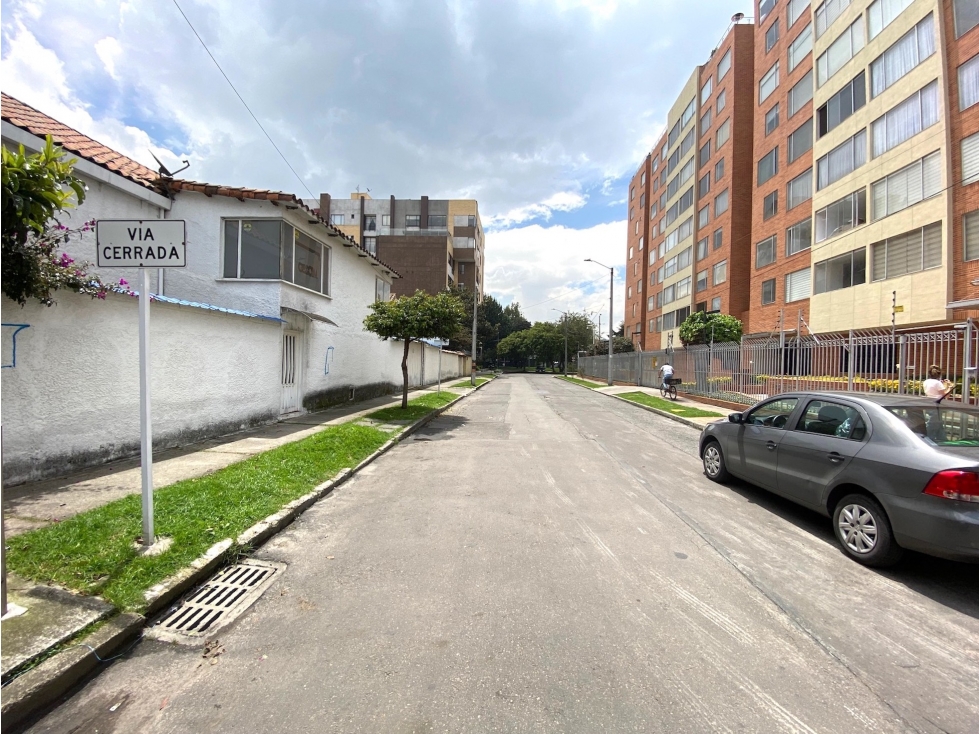 VENDO LOTE::AREA 720M2: FRENTE 24 X 30::$4.600 MM