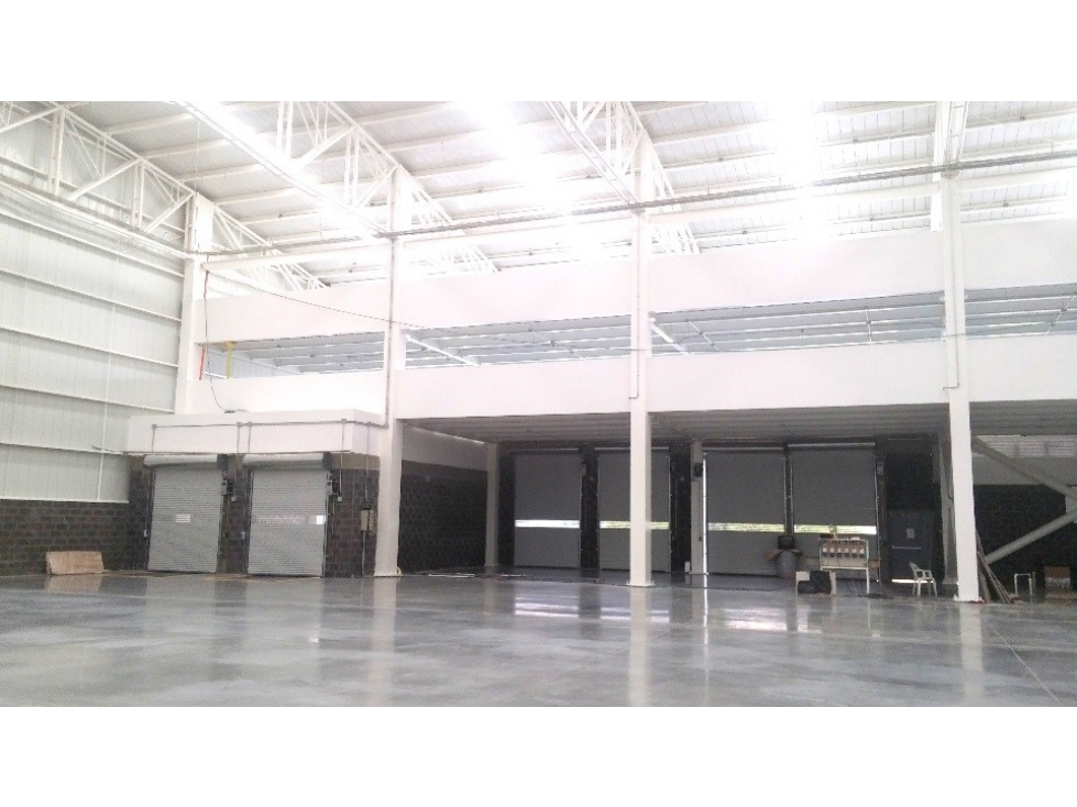 Arrienda Bodega 5.500 M2 Autopista Medellín