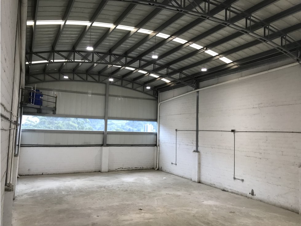 Bodega para arriendo de 405 m2 en La Estrella