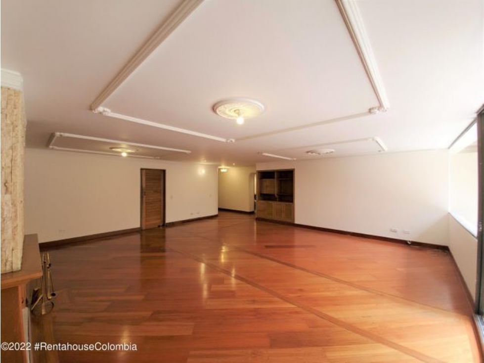 Apartamento en Venta en Chico Navarra 22-2807 C.O