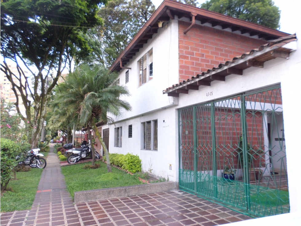 VENTAS CASA -LOTE  FRENTE VIVA ENVIGADO