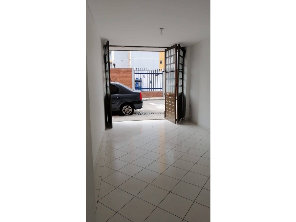 ARRIENDO LOCAL EN SAN CIPRIANO