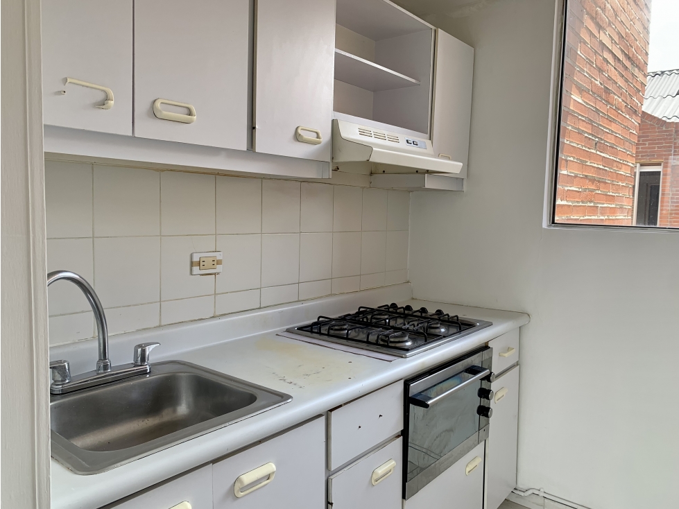 VENTA APARTAMENTO MIRANDELA EXTERIOR PISO 5