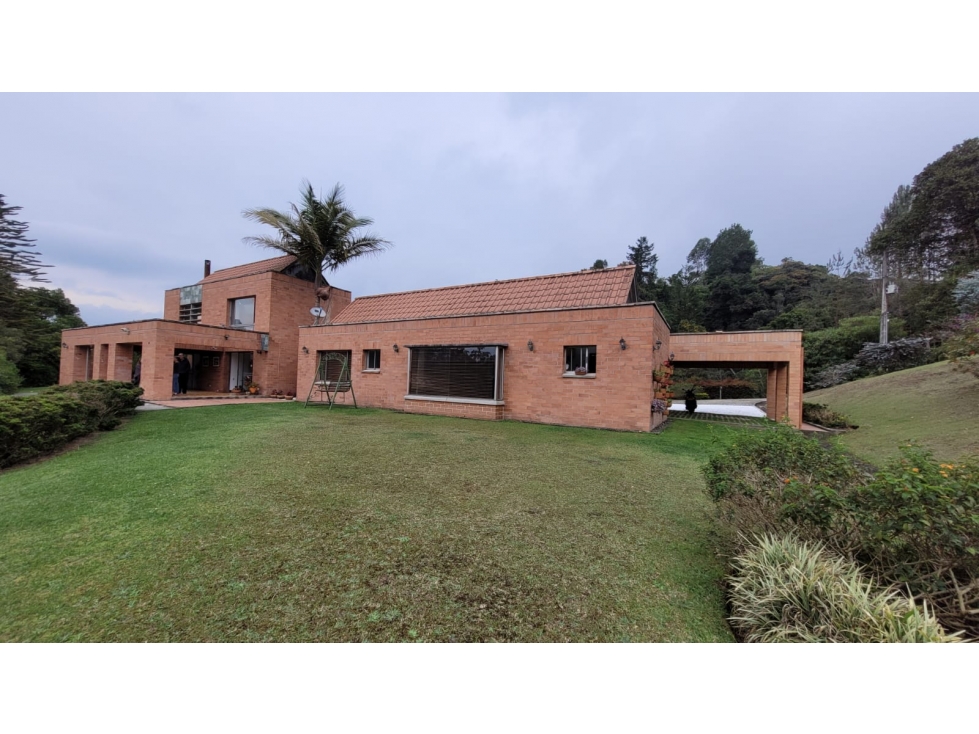 Casa con hermosa vista en Envigado Loma El Escobero