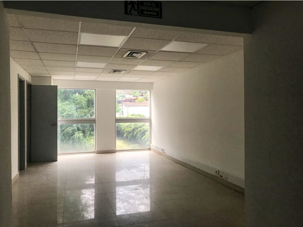 6797848MA Alquiler de oficinas sector el Campestre, el Poblado