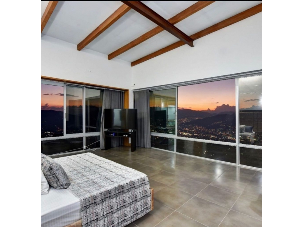 VENDO CASA EN ENVIGADO