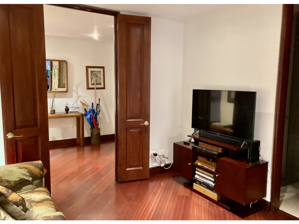 EN VENTA  APARTAMENTO EN LOS ROSALES, BOGOTÁ