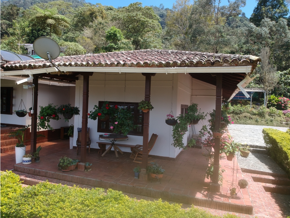 Vendo hermosa casa campestre en Dapa, Cali