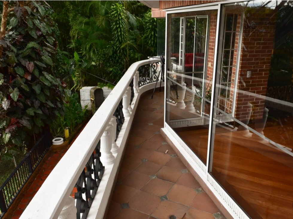 CASA EN VENTA, EL POBLADO, MEDELLIN