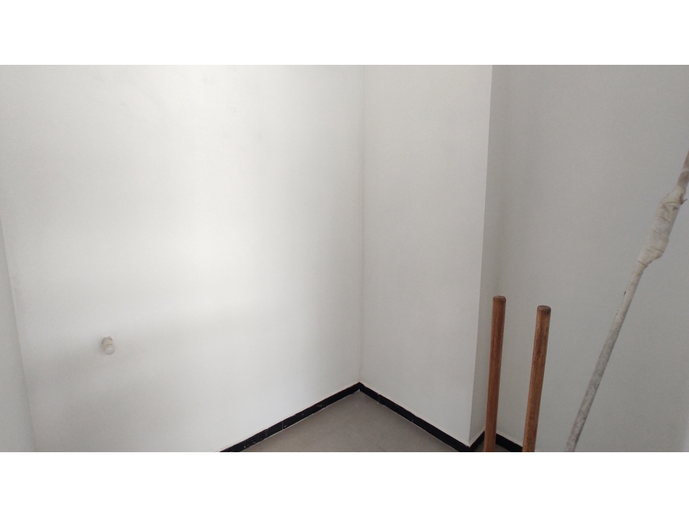 124 M2 En Envigado Local Arriendo