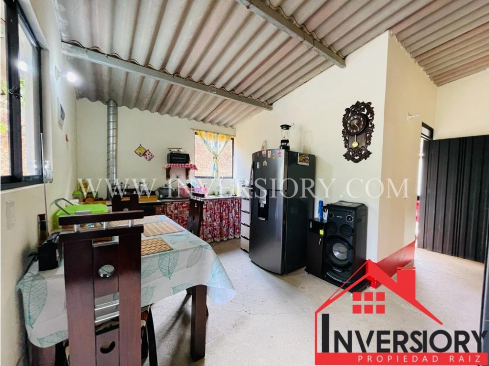 VENDO finca a 1.7 km de la ceja, con vista panorámica