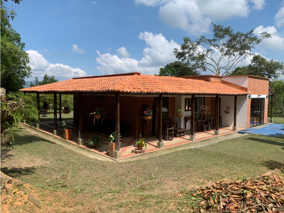 Se vende Chalet Pueblo Tapao Quindío