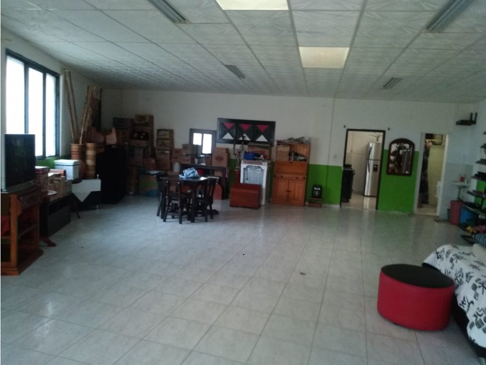 Se Vende Local en Versalles Calarca