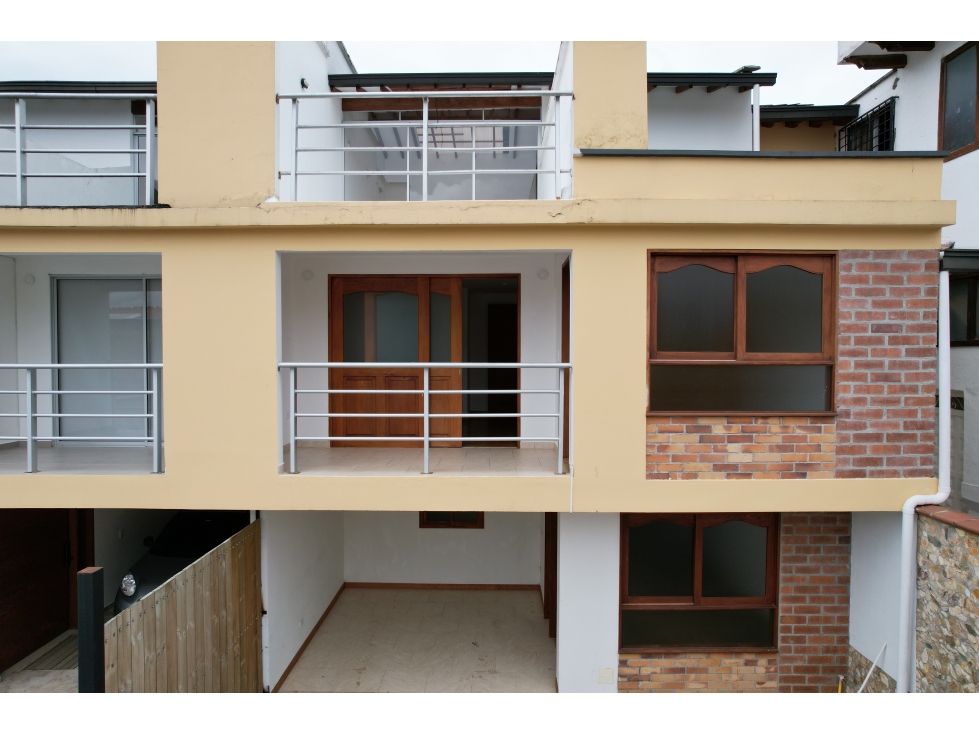 CASA DE 3 PISOS PARA LA VENTA EN LA CEJA, ANTIOQUIA