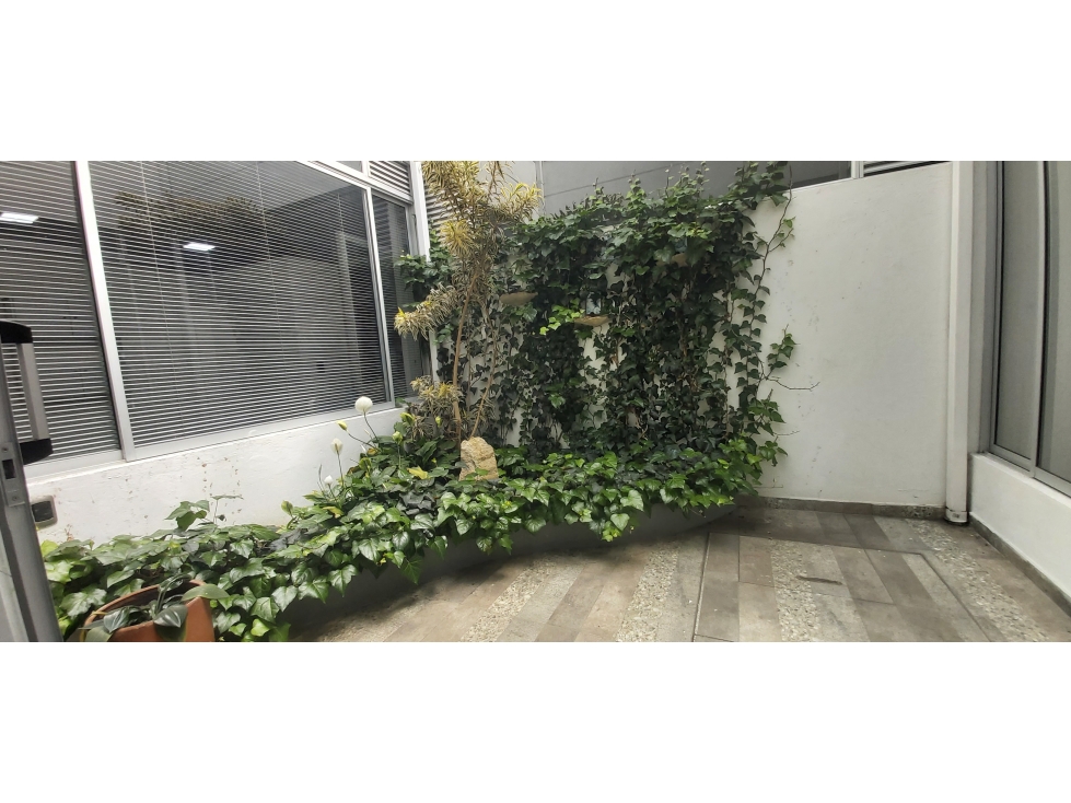 oficinas y bodega sector Cafam de la floresta