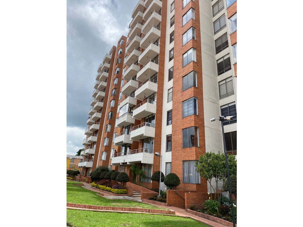 VENDO EXCLUSIVO APARTAMENTO EN SENDEROS DEL CARMEL 2