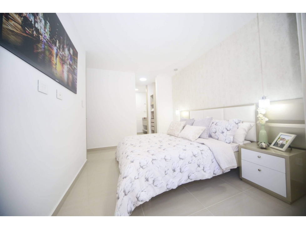 APARTAMENTO DE LUJO - NUEVO EN MILLA DE ORO