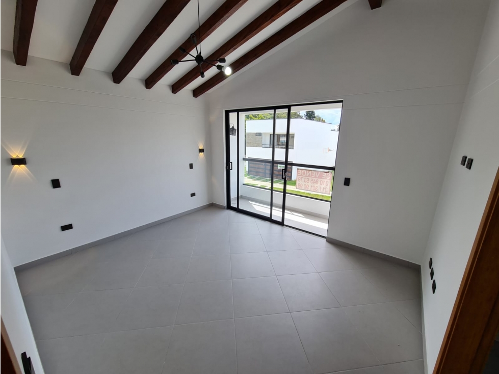 Venta de casa nueva Llanogrande,209 m2, lote de 133 m2