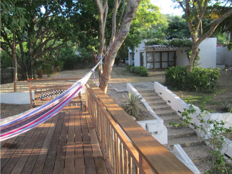 CABAÑA EN CARTAGENA, ISLA BARÚ