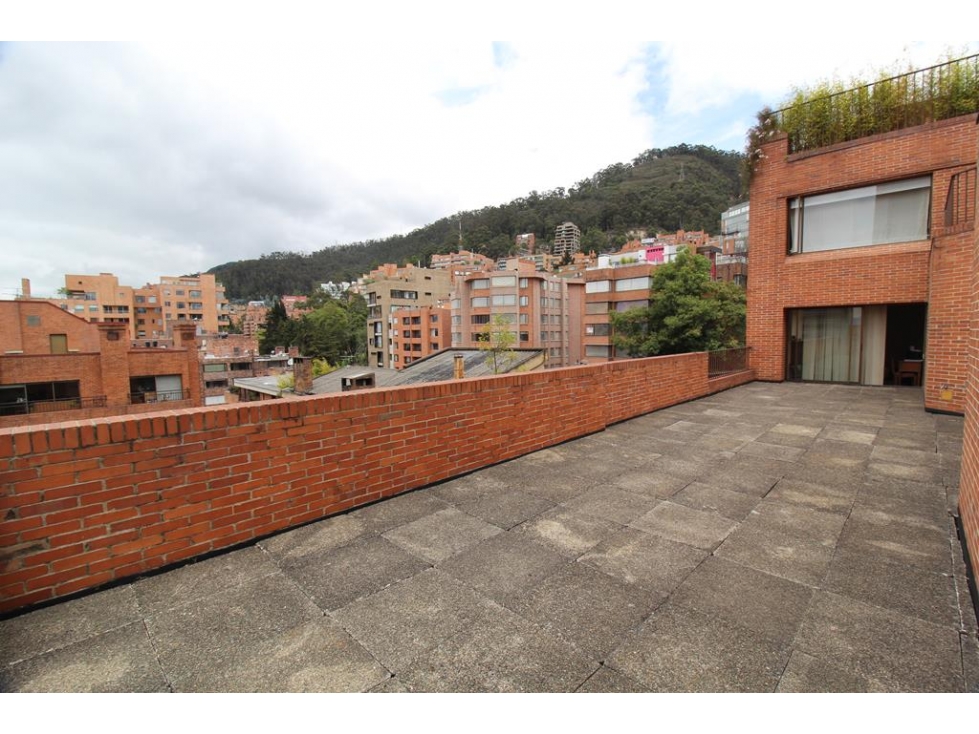 Apto Rosales: 245m2 + terraza 60m2, 3 cuartos, 3 baños y 3 garajes