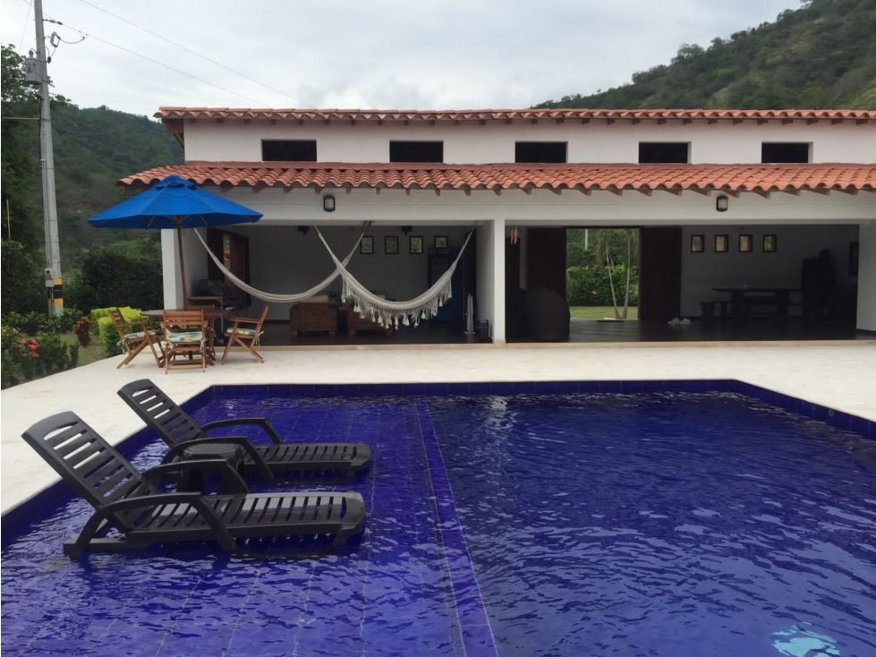 VENDO FINCA MODERNA EN SANTA FE DE ANTIOQUIA