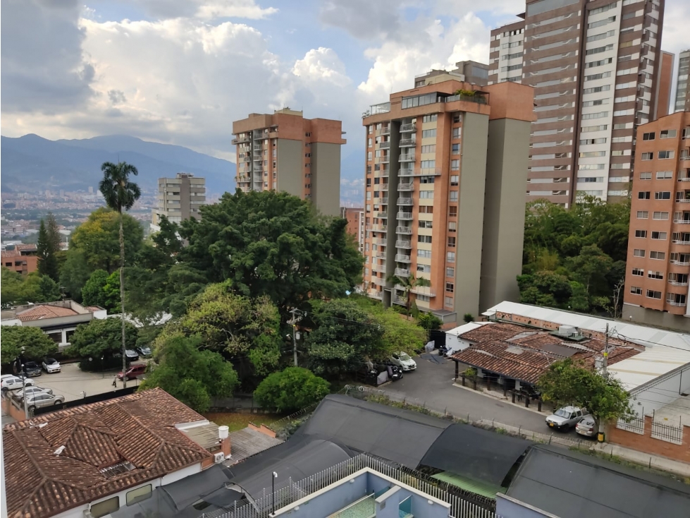 VENDO MODERNO AMPLIO E ILUMNADO APARTAMENTO EN CASTROPOL