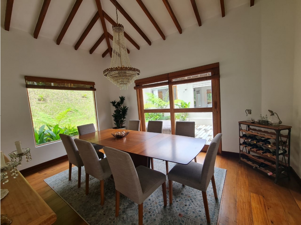 Venta Casa Finca Moderna un Nivel Envigado Loma del Escobero bajo