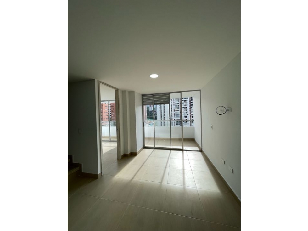 APARTAMENTO DUPLEX EN ZONA PLANA DE SABANETA